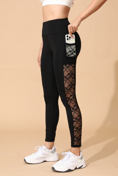 Sportlichi Outdoor-Leggings mit Push-up-Effekt, Mesh-Einsätz und Täsche